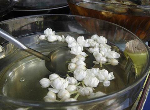 Chữa bệnh với hoa nhài