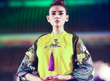  Hoàng Yến là một trong những người mẫu chính thể hiện ý tưởng dân tộc nằm trong BST