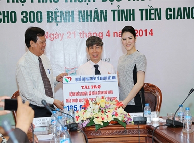 Lý Nhã Kỳ tài trợ cho 300 bệnh nhân bị đục tinh thể mổ mắt tại Kiên Giang