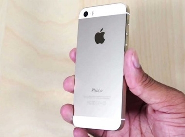 Nên mua iPhone 5s luôn hay chờ iPhone 6?