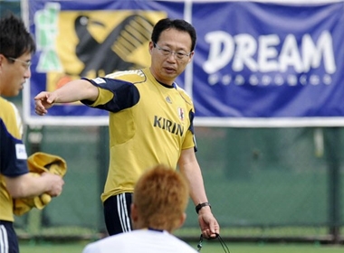 Takeshi Okada giúp tuyển Nhật Bản thi đấu rất thành công tại World Cup 2010 khi vào đến vòng 2.