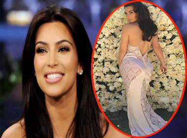  Kim Kardashian hạnh phúc khi được chồng chưa cưới  kết tặng bức tường hoa hồng trắng