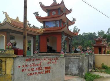 Những lời mời chào của ''cò” đất ở khắp nơi trong nghĩa trang