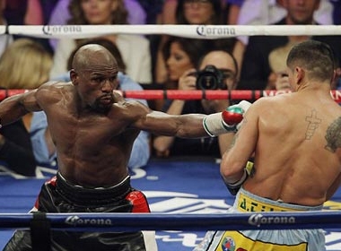 Mayweather tiếp tục chinh phục những danh hiệu tiếp theo