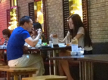 Hình ảnh Thùy Dung hẹn hò với chồng cũ Ngọc Thúy