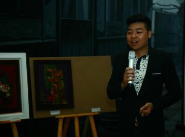 Hoài Nam Sao Mai hát về biển Đông tại triển lãm tranh từ thiện 'Kết nối những bàn tay'