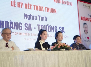  Ngọc Trinh tham gia ủng hộ Hoàng Sa - Trường Sa 