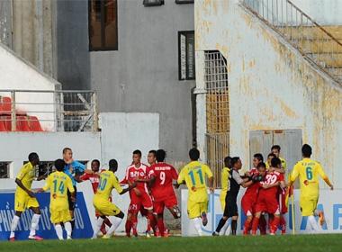 Pha ẩu đả trong trận Hải Phòng - Hà Nội T&T.