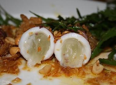 Độc đáo món bún riêu trứng mực đất phương Nam