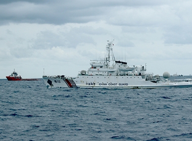 Tình hình biển Đông sáng 17/6: Tàu kiểm ngư Việt Nam tiến vào sát giàn khoan 981