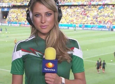 Nữ phóng viên Mexico hút hồn khán giả World Cup 