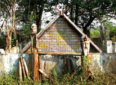 Một ngôi nhà mồ của làng Kép II, xã Iamơnông, Chư Păh, Gia Lai 