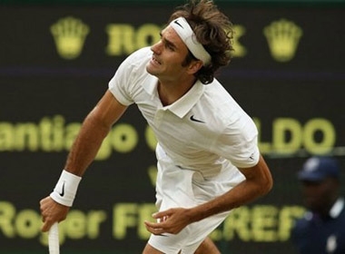 Trời cứ mưa, Federer càng thêm mạnh mẽ