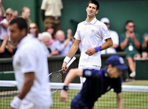 Djokovic băng băng tiến vào tứ kết Wimbledon