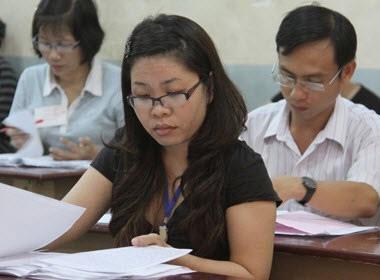 Giám thị chấm thi đại học