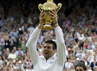 Novak Djokovic chiếm lại ngôi số 1 thế giới