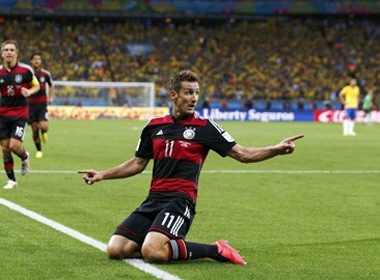 Klose phá kỷ lục World Cup