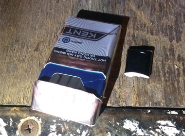 Gói heroin bị 141 phát hiện trong bao thuốc lá Kent