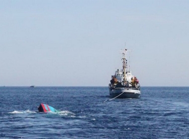 Tình hình biển Đông tối 14/7: Tàu cá VN bị tàu TQ đâm chìm ngay trong vùng đặc quyền kinh tế của VN