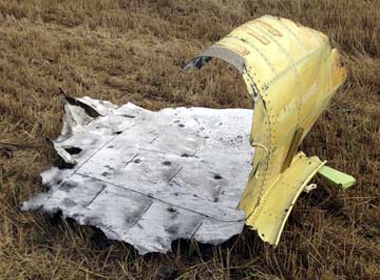 Mảnh vỡ MH17 do phóng viên tờ The New York Times chụp được.