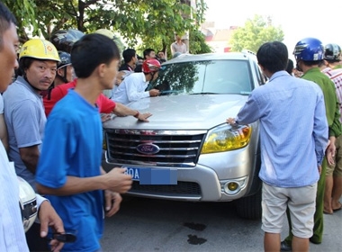 Lái xe biển xanh đuổi chém người ở Thanh Hóa