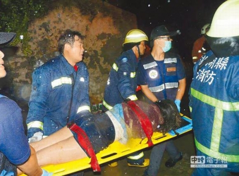 Vụ rơi máy bay ở Đài Loan: Hình ảnh kinh hoàng từ thực địa