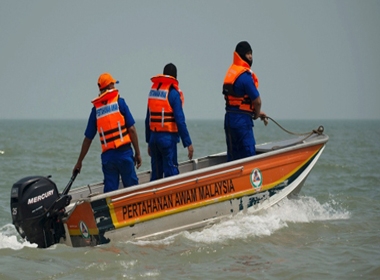 Lật thuyền ở Malaysia :Lực lượng cứu hộ tìm kiếm hành khách mất tích trên biển.