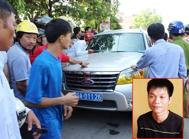 Khởi tố vụ dân bao vây xe biển xanh ở Thanh Hóa