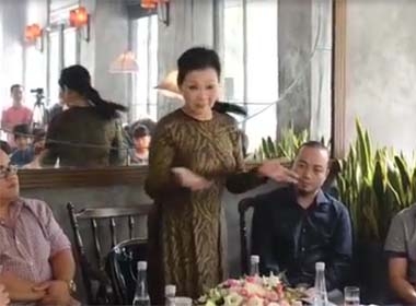 Video Khánh Ly chia sẻ về gia đình
