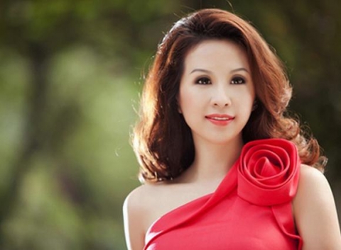 Hoa hậu Thu Hoài được mời dự thi Mrs Universe 2014