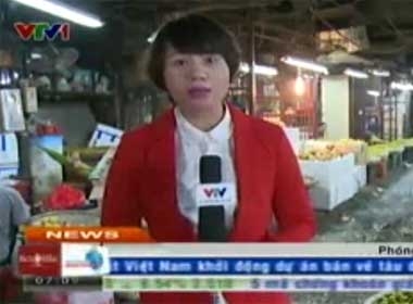 Video Sự thật bất ngờ về nguồn gốc hoa quả tại sân bay Nội Bài