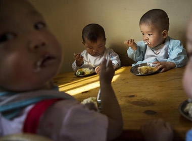 Trung Quốc sẽ tặng tiền cho các gia đình có con mang Họ mẹ