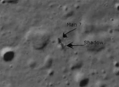 Video bóng đen bí ẩn trên mặt trăng