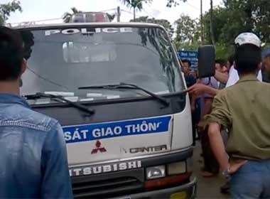Video một người chết sau khi va chạm với CSGT ở Tuyên Quang