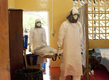 Dịch Ebola tồi tệ nhất trong lịch sử: Lây qua đường hô hấp