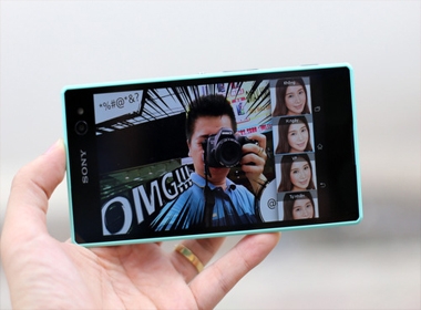 Xperia C3 được trang bị camera góc rộng độ phân giải 5 megapixel rất thích hợp cho selfie