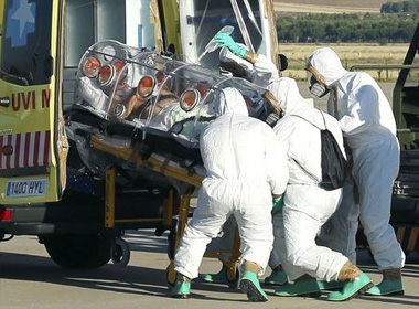 Ebola: 1 Linh mục người Tây Ban Nha qua đời tại bệnh viện Madrid