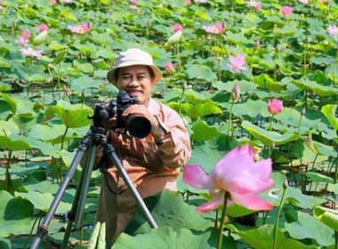 Doanh nhân mê chụp sen, lập 2 kỷ lục Việt Nam