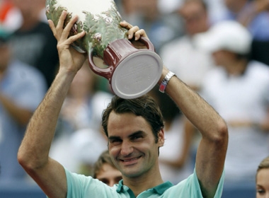 Federer đoạt danh hiệu vô địch thứ 80