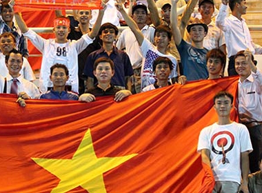 CĐV Việt ở Brunei 'cháy' cùng U19 Việt Nam 