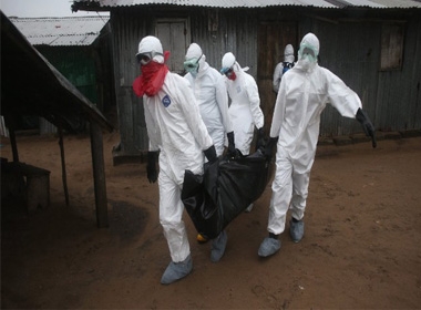 Nhân viên y tế nhiễm Ebola dần phục hồi ở Liberia 