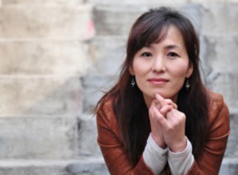 Nữ tác giả Gong Ji-Young viết tác phẩm Yêu người tử tù
