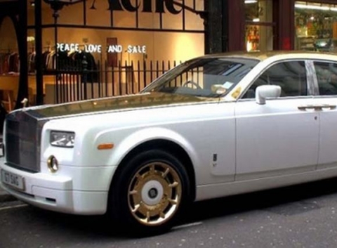 Rolls Royce Phantom bọc 120kg vàng khối và đá quý trị giá 170 tỷ đồng