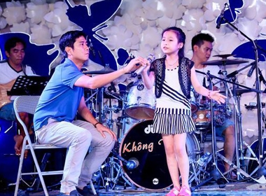 Giọng hát Việt nhí liveshow 2: Huấn luyện viên 'chạy nước rút' cùng trò cưng