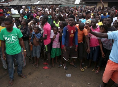Nguyên nhân kinh hoàng khiến người chết bởi Ebola tiếp tục tăng