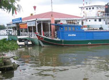 Phát hiện xác người có tiền, vàng trôi trên sông 