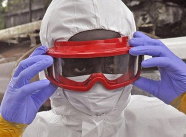 Thế giới đang thua trong trận chiến với Ebola 
