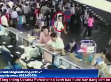 Tận mắt xem 'đạo chích' hành nghề tại sân bay Nội Bài