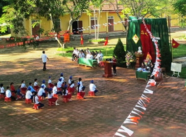 Bị cha mẹ ngăn cản, trò dự khai giảng ít hơn thầy