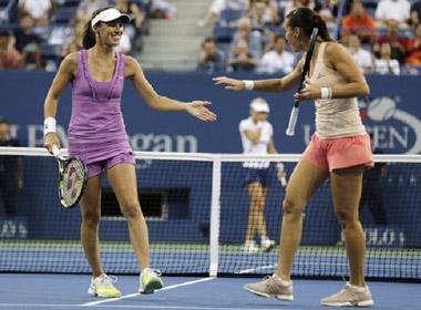 Huyền thoại Hingis tuyên bố sẽ tiếp tục thi đấu ở mùa giải sau